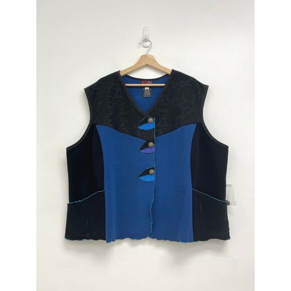 Red Rover Fleece Art to Wear Embroidered Applique Mixed Media Artsy Vest - 3X - Picture 10 of 10